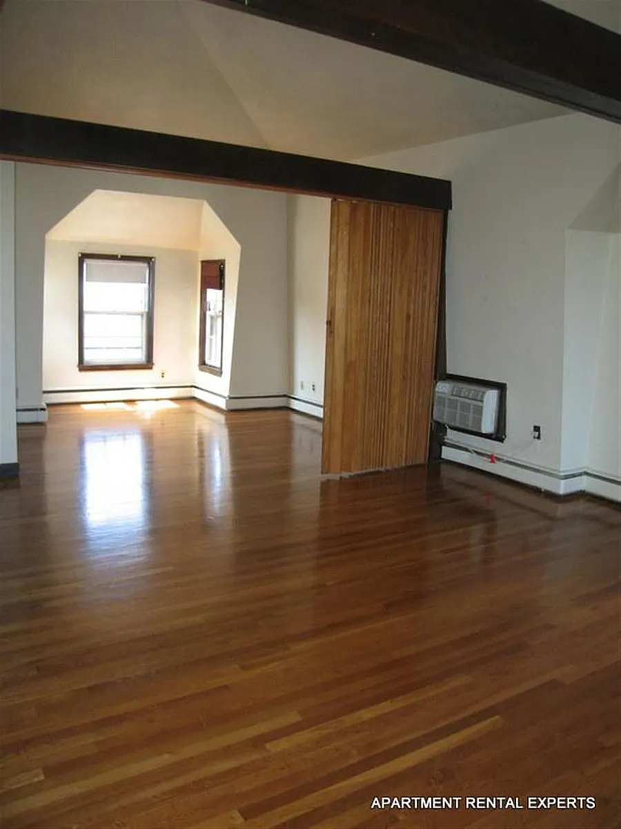 Photo 2 of 12 - 15 Highland Ave #3 - Somerville, MA Building Photo - 15 Highland Ave #3