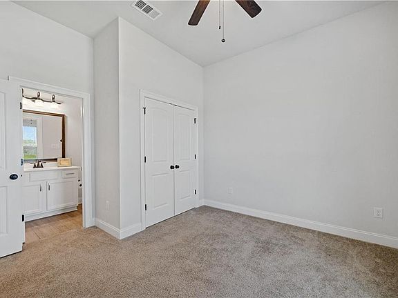 5th image of 1476 Fenton Cir