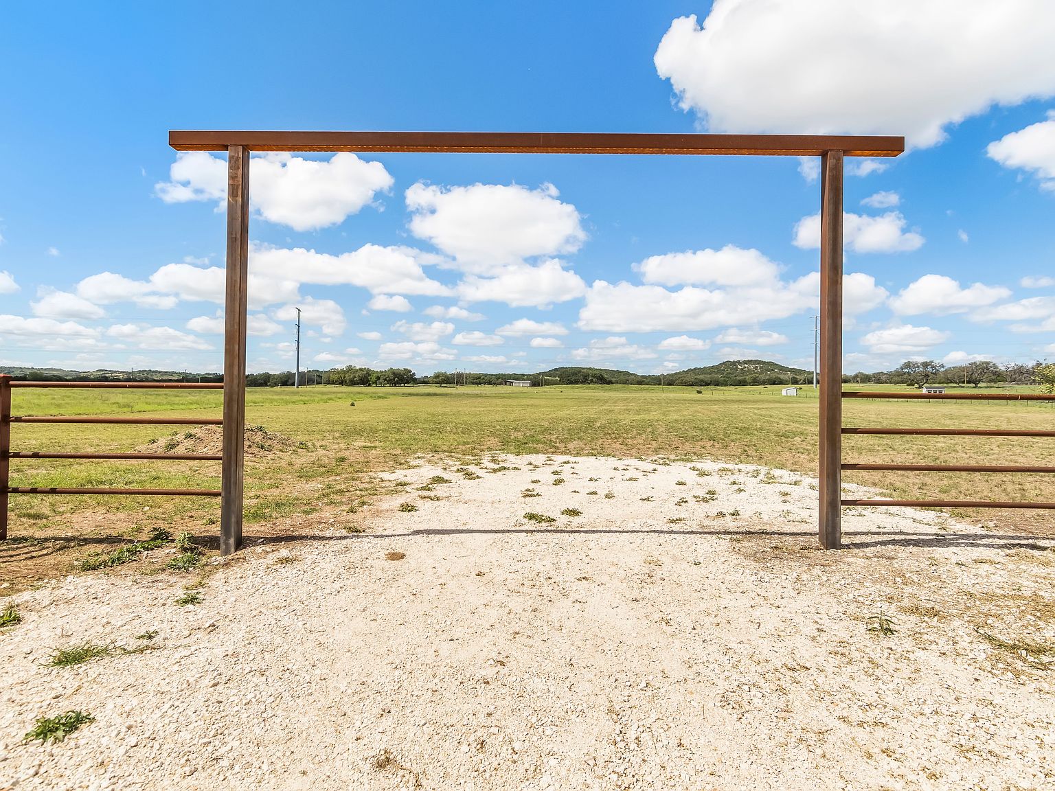 25 Old Comfort Rd, Comfort, TX 78013 Zillow