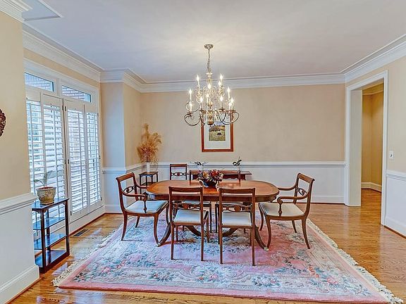 4th image of 520 Dartington Way