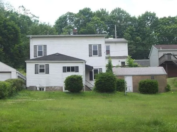 704 8th St, Trafford, PA 15085