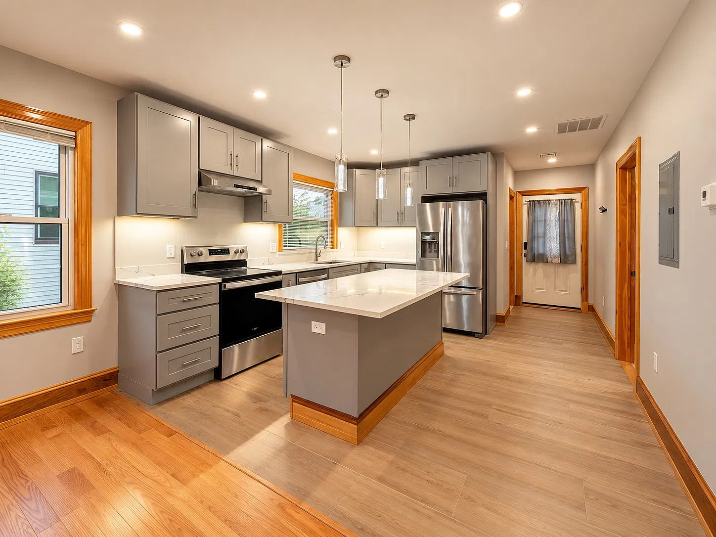 3 bed, 1300 sqft, $4,000 — Photo 3