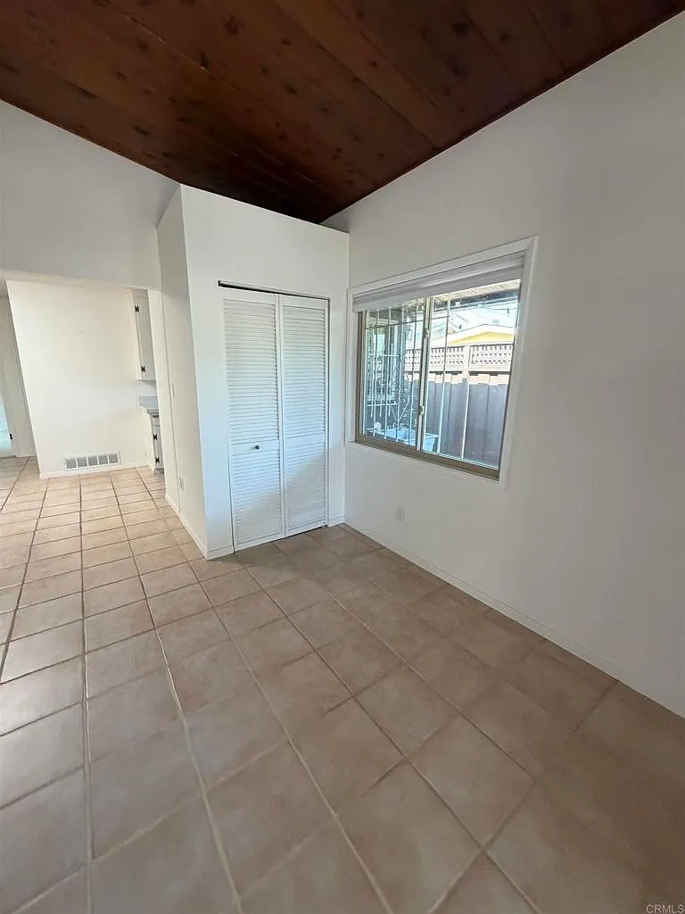 2 bed, 900 sqft, $4,000 — Photo 3