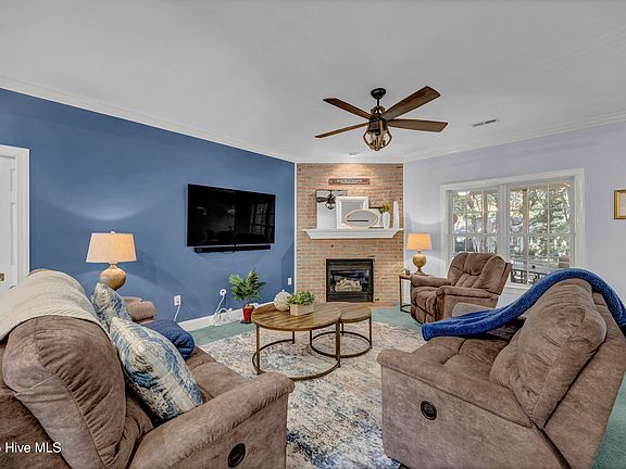 4th image of 709 Valley Brook Road