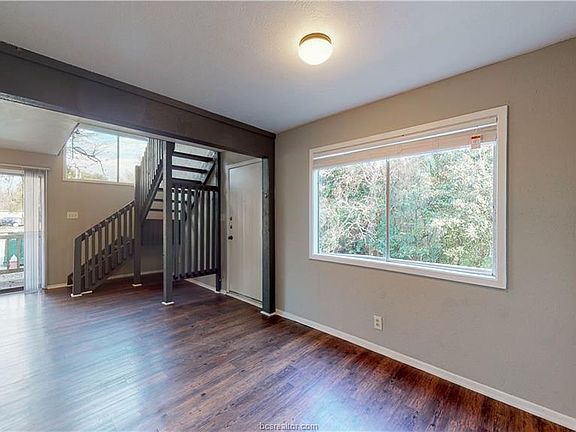 5th image of 1216 Holik Dr APT A