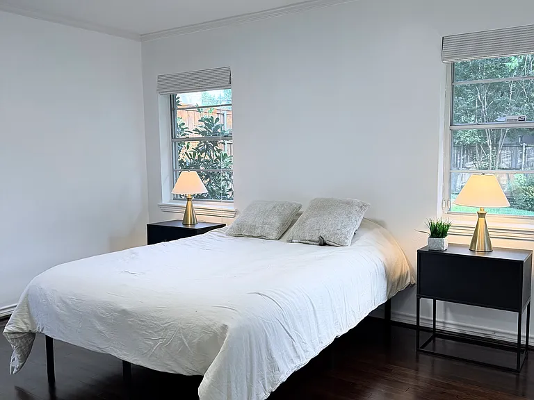 3730 Van Ness Ln — Photo 7