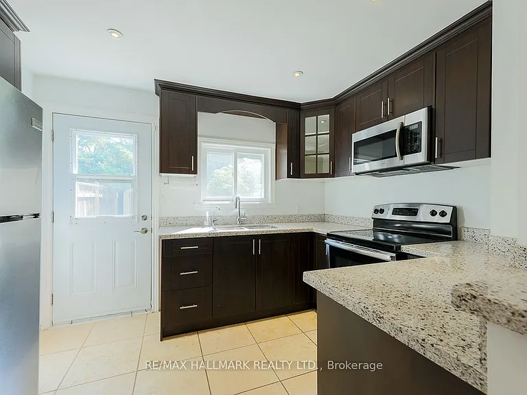 527 Craven Rd — Photo 15