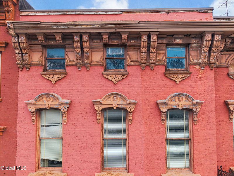 5th image of 93 Ten Broeck Street
