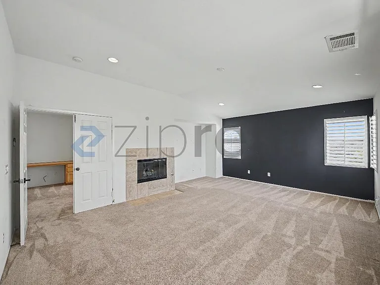 294 Kieswetter St — Photo 31
