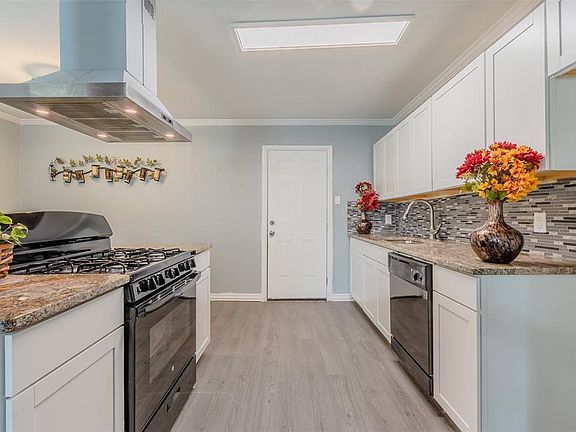 5th image of 2418 Avenue A