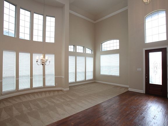 3rd image of 1115 Windmere Way