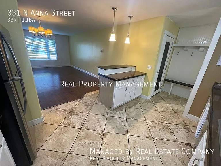 331 N Anna St — Photo 6