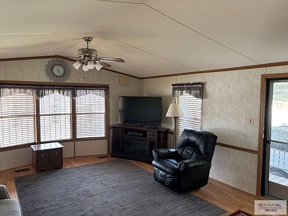 4th image of 712 N Anaqua St