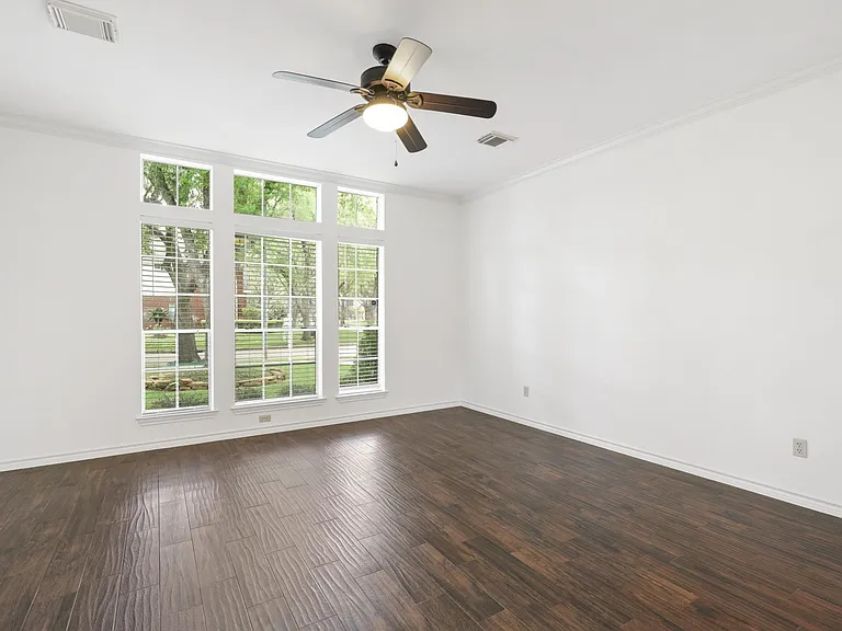 210 Wilkins Xing — Photo 24