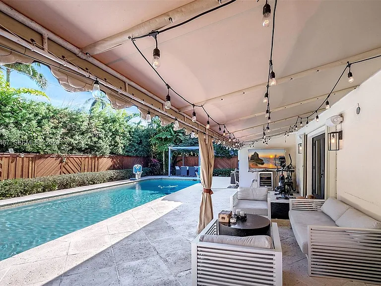 7711 Miami View Dr — Photo 30