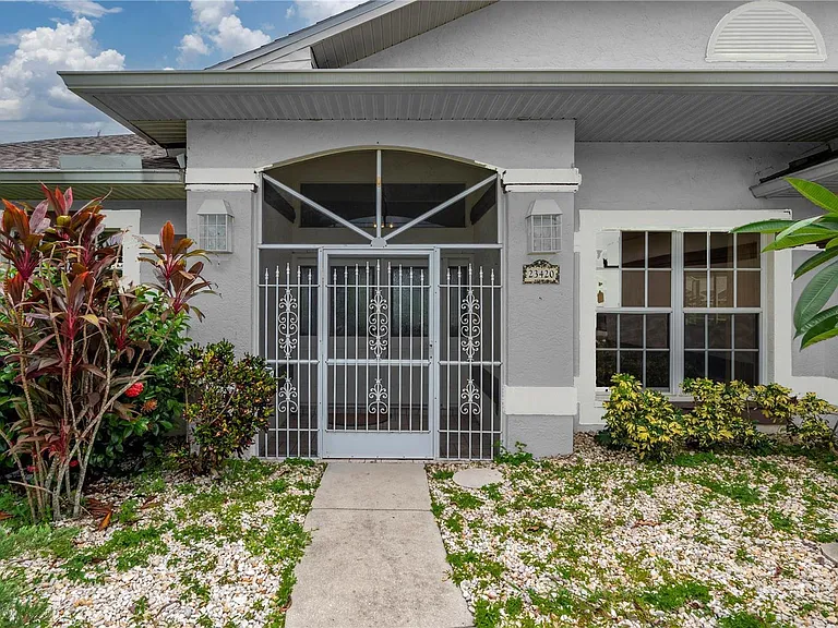 23420 Peachland Blvd — Photo 33