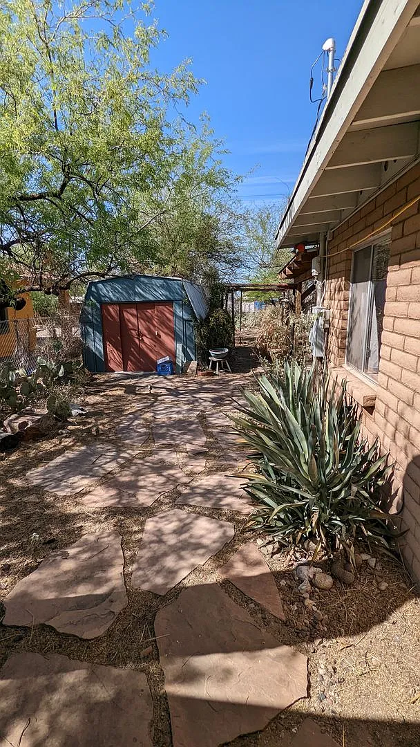 3bed & 2bath - Brand New Ac - Must See Home Historic Barrio Hollywood- — Photo 4