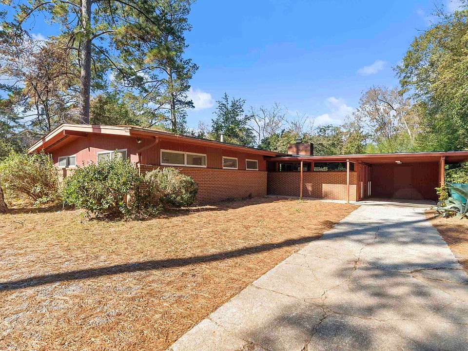 1st image of 271 Lakeside Dr