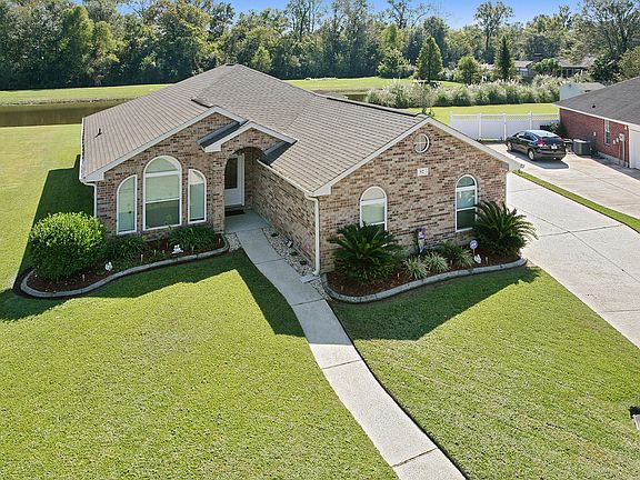2nd image of 62 Moss Dr