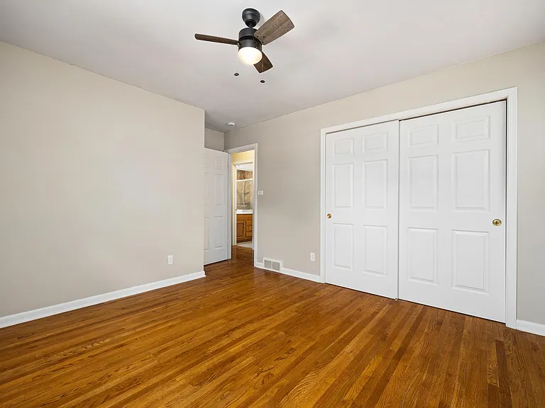 2526 W Huntington Dr — Photo 15