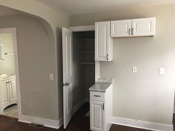 Kitchen pantry