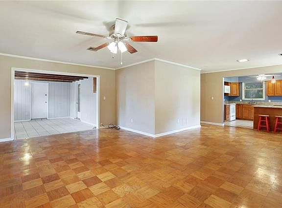 4th image of 2729 Somerset Dr