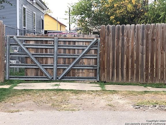 2nd image of 307 Cactus St
