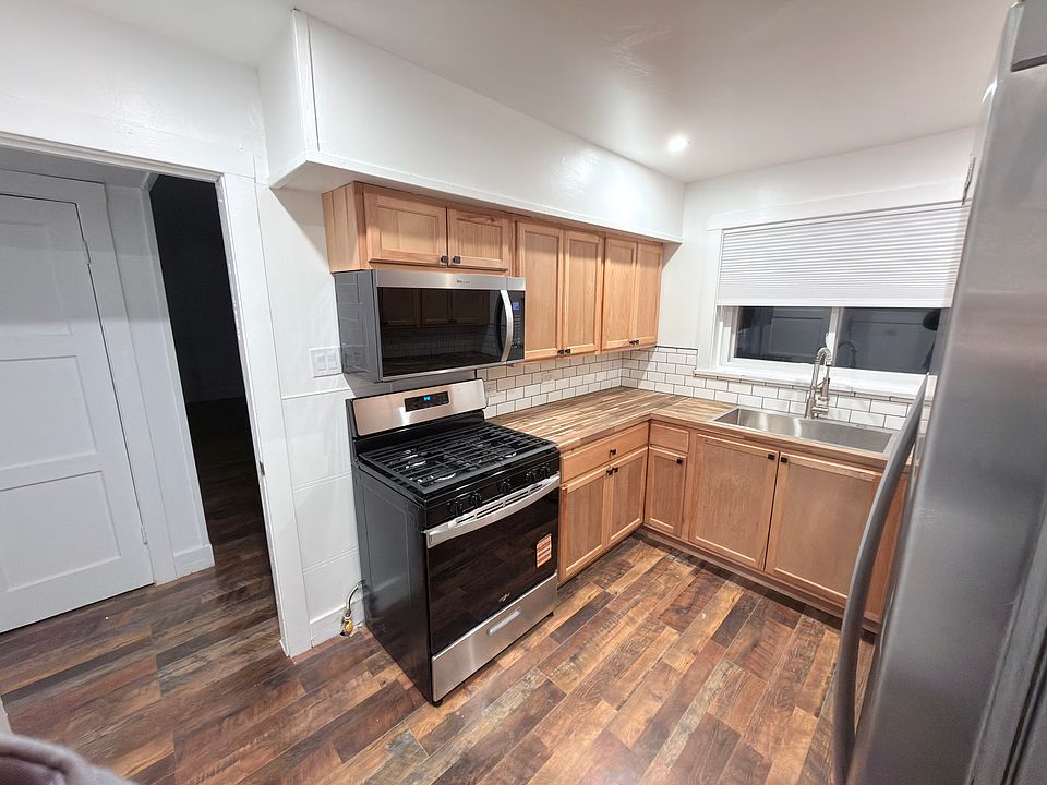 1st image of 3216 Villa St #B