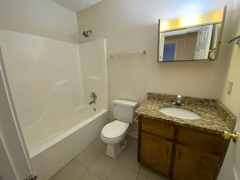 105 Hunters Run Rd — Photo 6