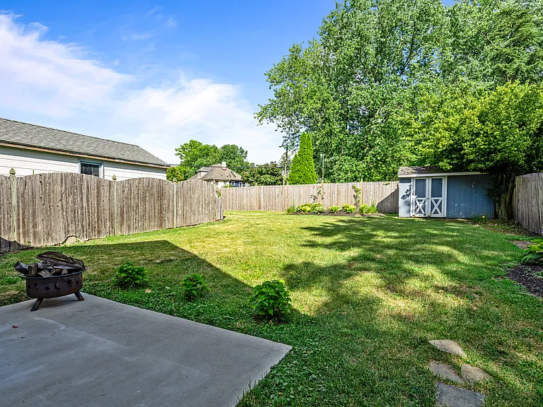 282 Lake St — Photo 33