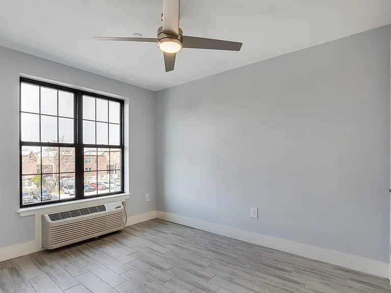 21418 41st Ave #2C — Photo 3