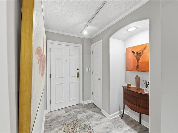 4th image of 3530 Piedmont Rd NE #F-2