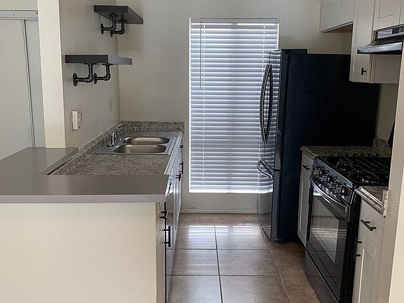 4th image of 3828 N 32nd St Unit 120