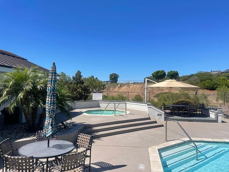 927 Gardenia Way — Photo 9
