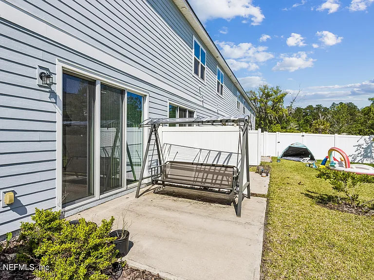 348 Anthony Dr — Photo 12