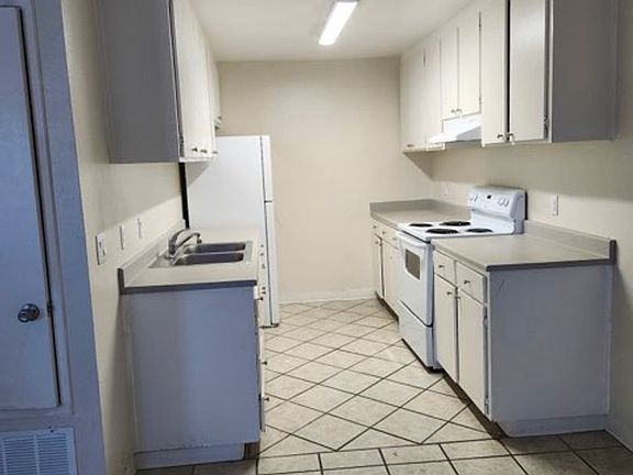 5th image of 2300-2350 Corby Ave #2350A