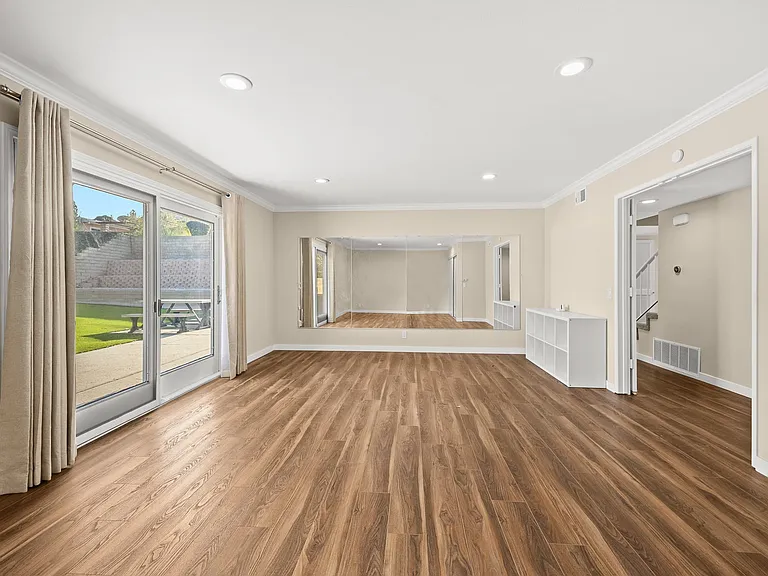 12110 Bowmore Ave — Photo 11