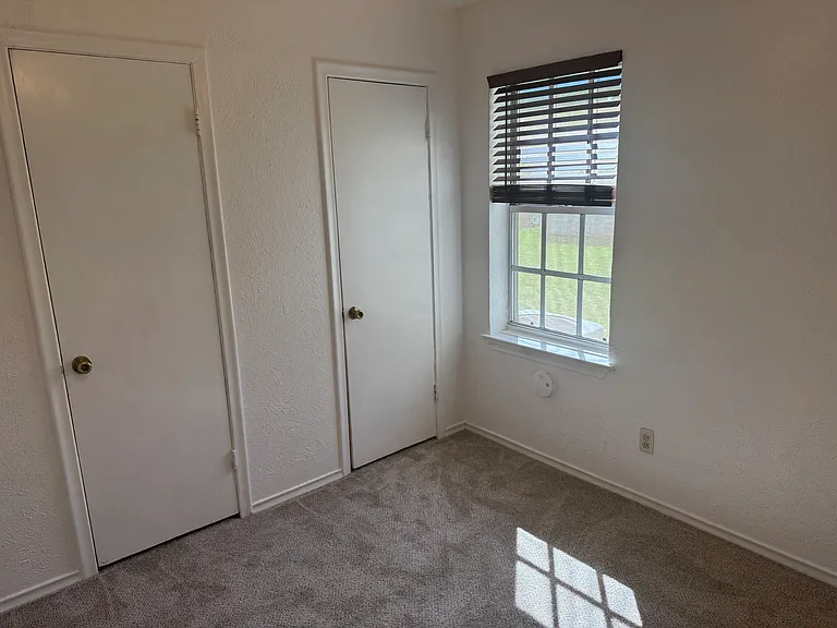1807 Highland St — Photo 11