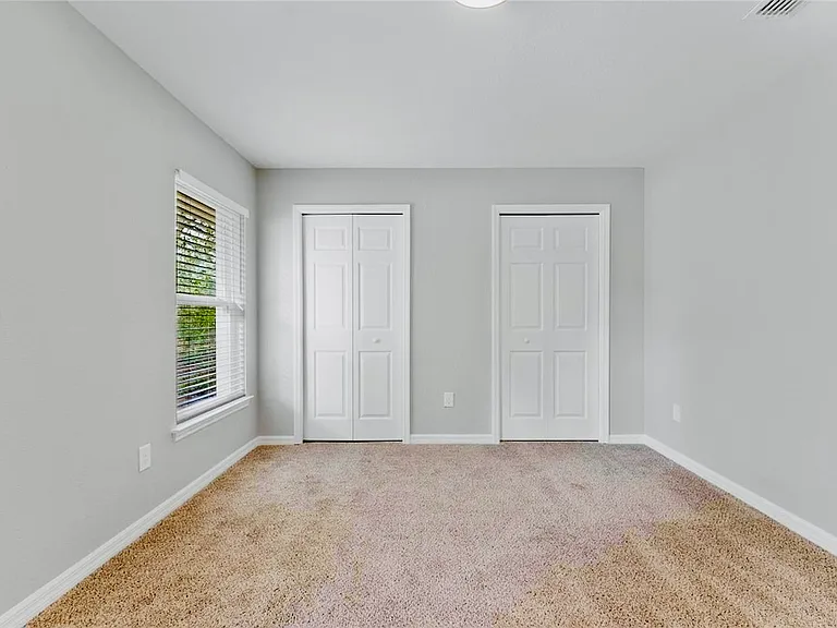 9416 N Sandree Dr — Photo 17