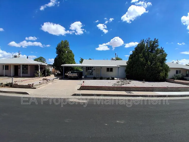 8910 Fairbanks Rd NE — Photo 1
