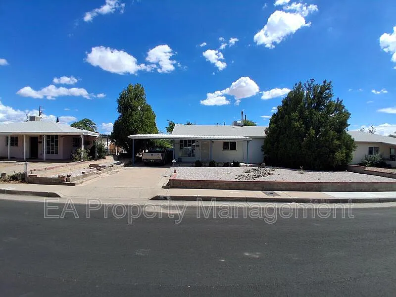 8910 Fairbanks Rd NE