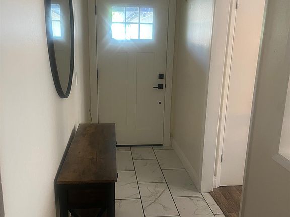 3rd image of 725 San Pedro St