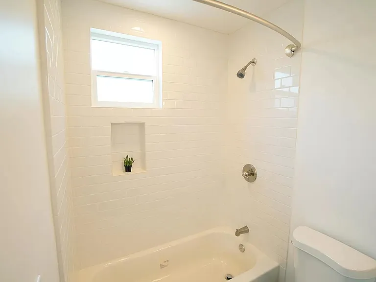 4538 Ambrose Ave — Photo 21
