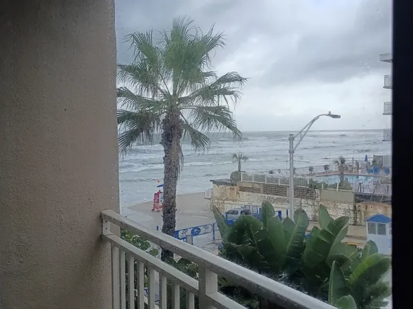 219 S Atlantic Ave #B, Daytona Beach, FL 32118