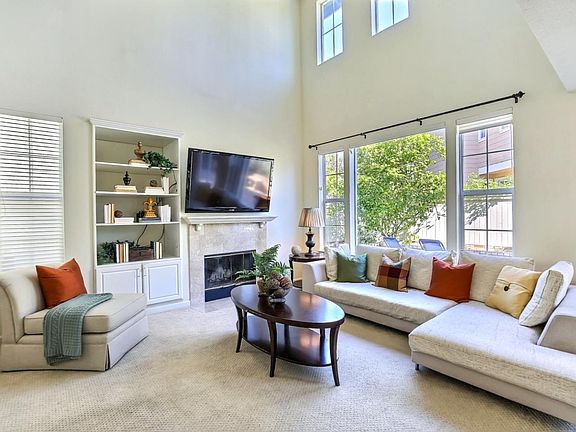5th image of 107 Moonbeam Ln