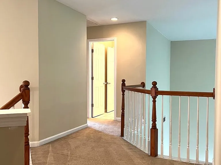 983 Yancey Ct — Photo 10