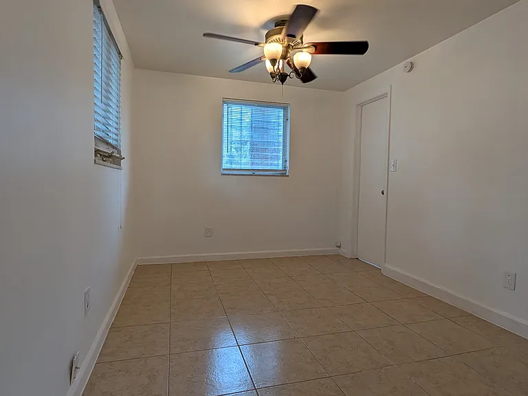 1705 E Kirby St #A — Photo 5