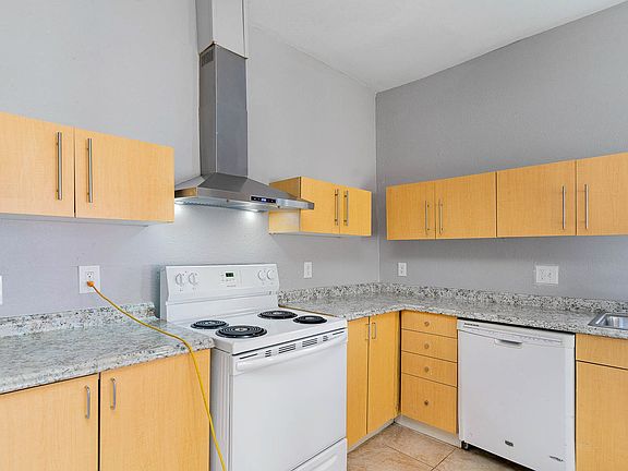 2nd image of 4509 Crozier St