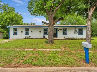 1002 S Pierce St, Burnet, TX 78611