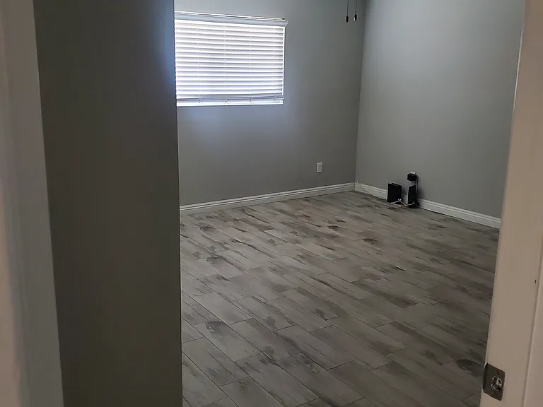 10944 Alder Ave — Photo 8